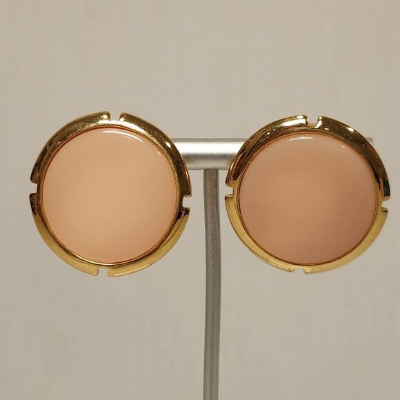 Trifari Pierced Earrings Blush Pink Peach Round Flat Cabochon‎ Vintage 1.25" - Picture 1 of 5